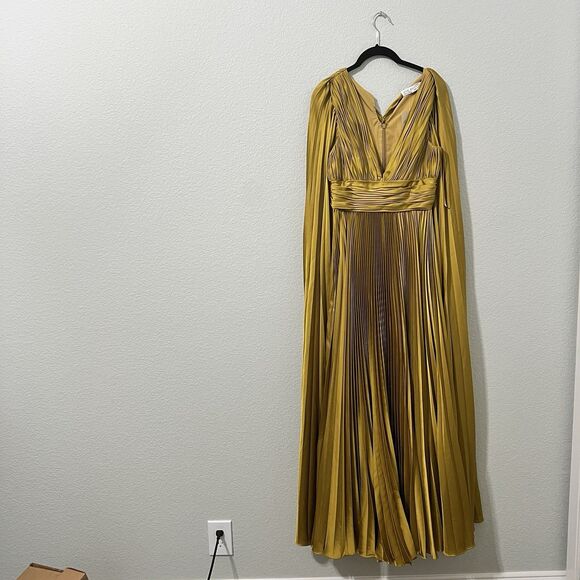 Mac Duggal Gold Pleated Maxi Dress - Picture 3 of 8